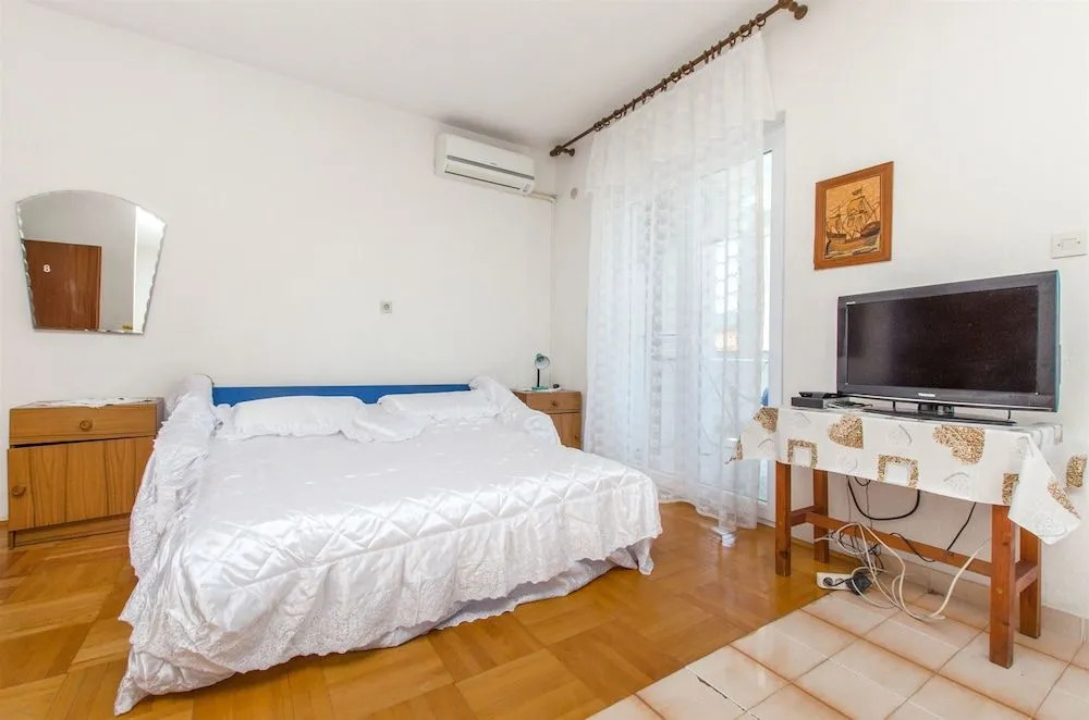 Apartments Bozjidar
