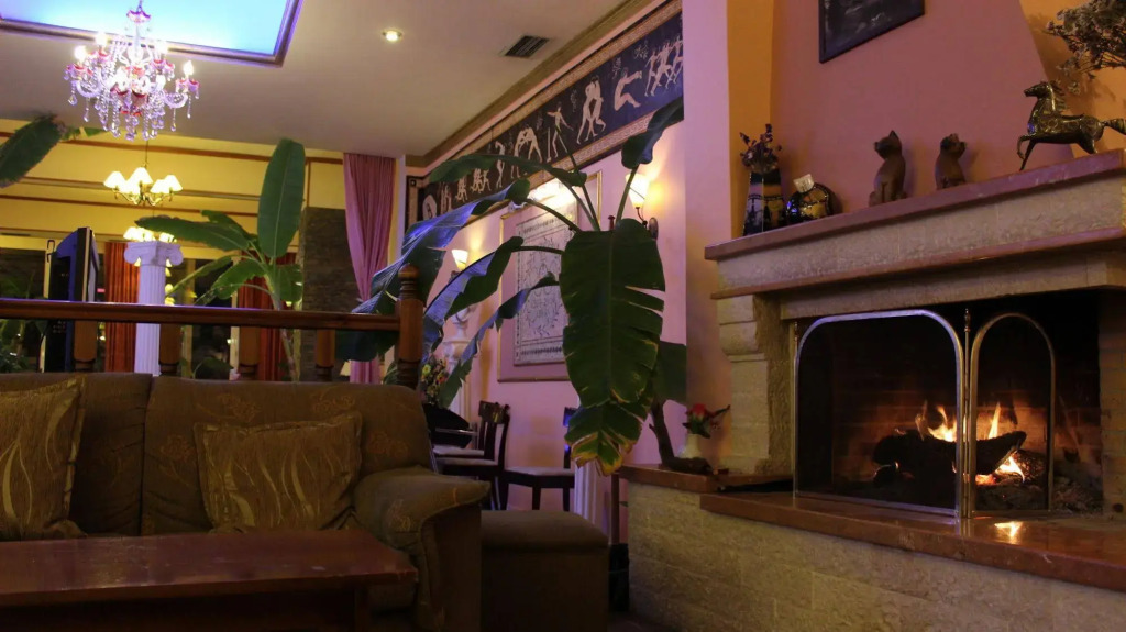 Hotel Kosta Famissi