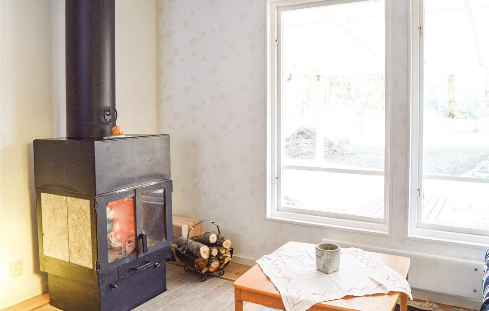 2 Bedroom Cozy Home In Ingarö