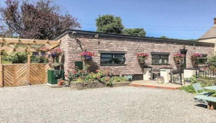 Ffynnonlwyd Cottage