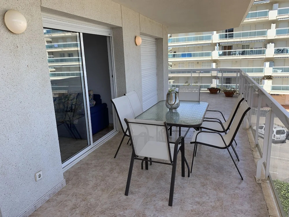 T&H Aventura Park Family Apartment
