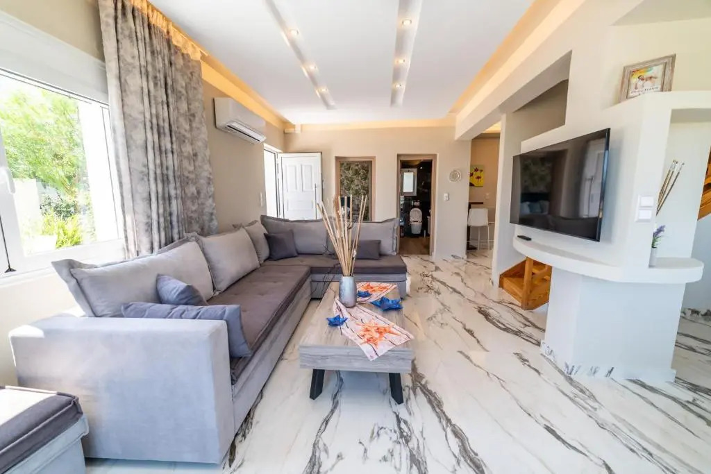 Thomas House Hersonissos - Private Pool - Sleeps 6
