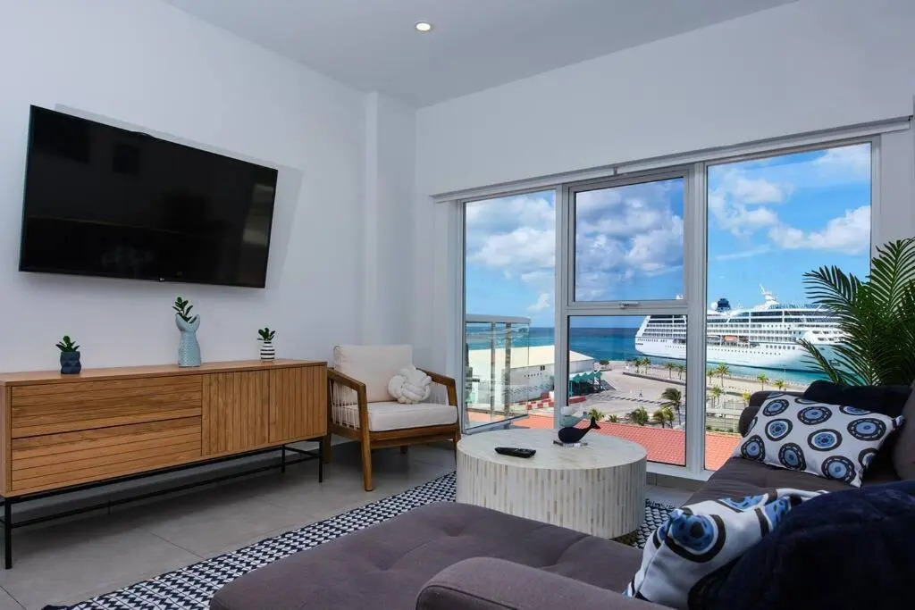 Luxury 2-Bedroom Condo with Ocean and Sunset Views
