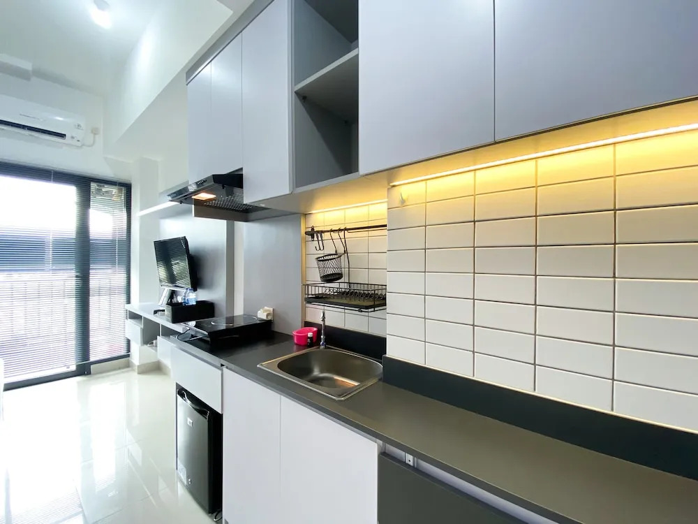 Cozy Stay Studio At Sayana Bekasi Apartment