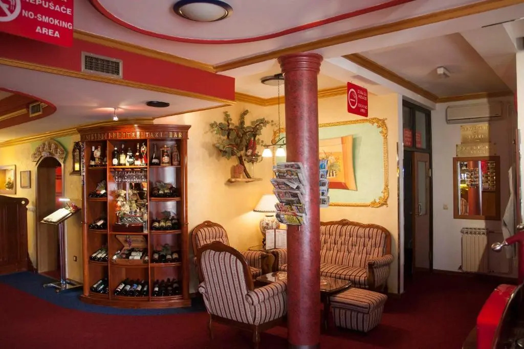 Taxi Bar Motel