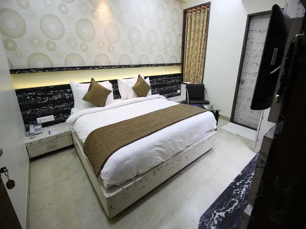 OYO 2456 Hotel Narayan Inn