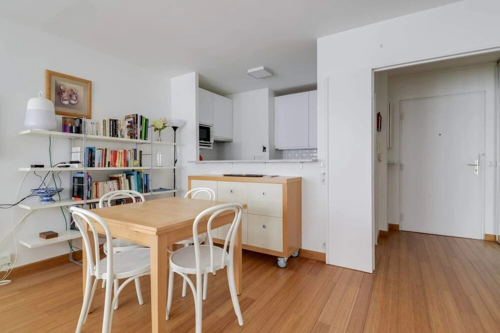 Chic and Luminous Apartment in Bastille