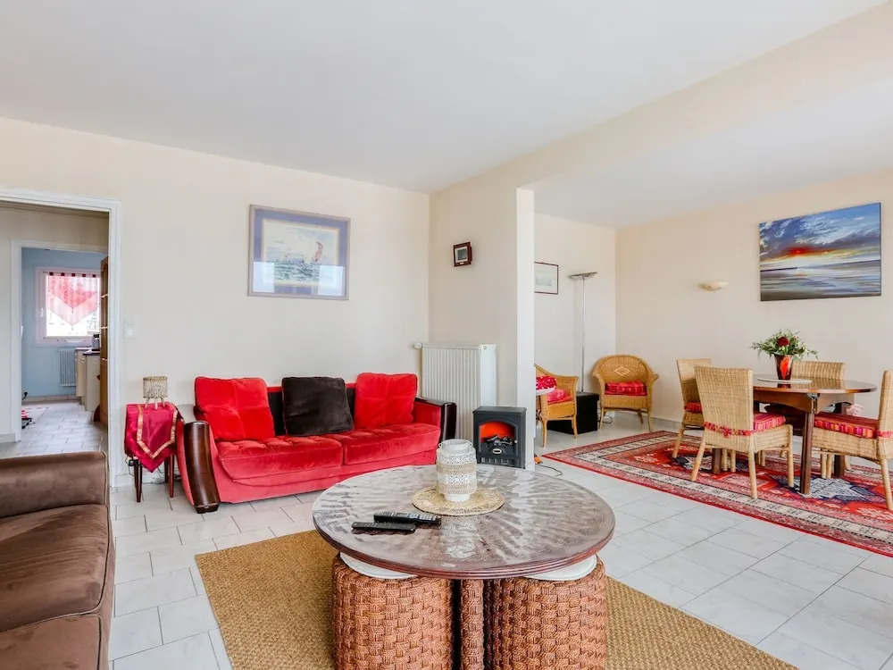 Beachfront Apartment in Grancamp-maisy With Terrace