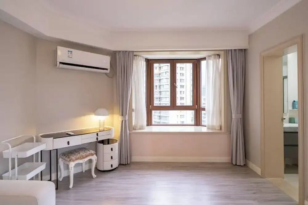 Tyms 1BR APT Gubei International Garden