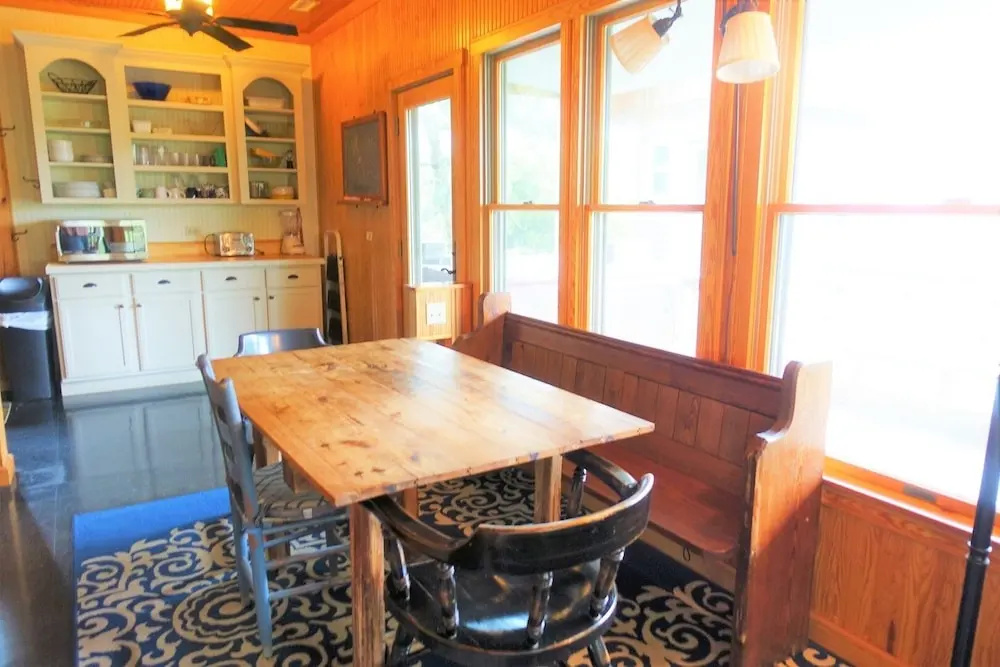Lighthouse Cottage at Ocracoke 3 Bedrooms 2 Bathrooms Home