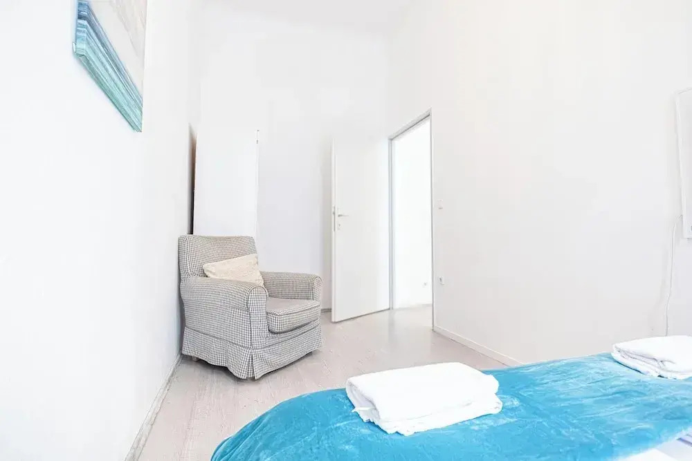 Budget 1BR Near Belvedere Palace