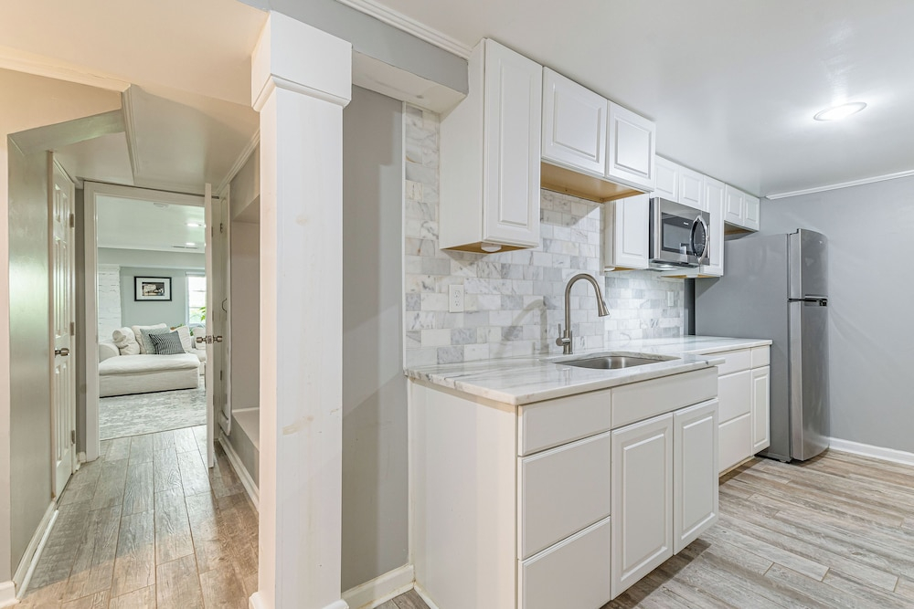 Luxury 5BR Retreat with Private Pool