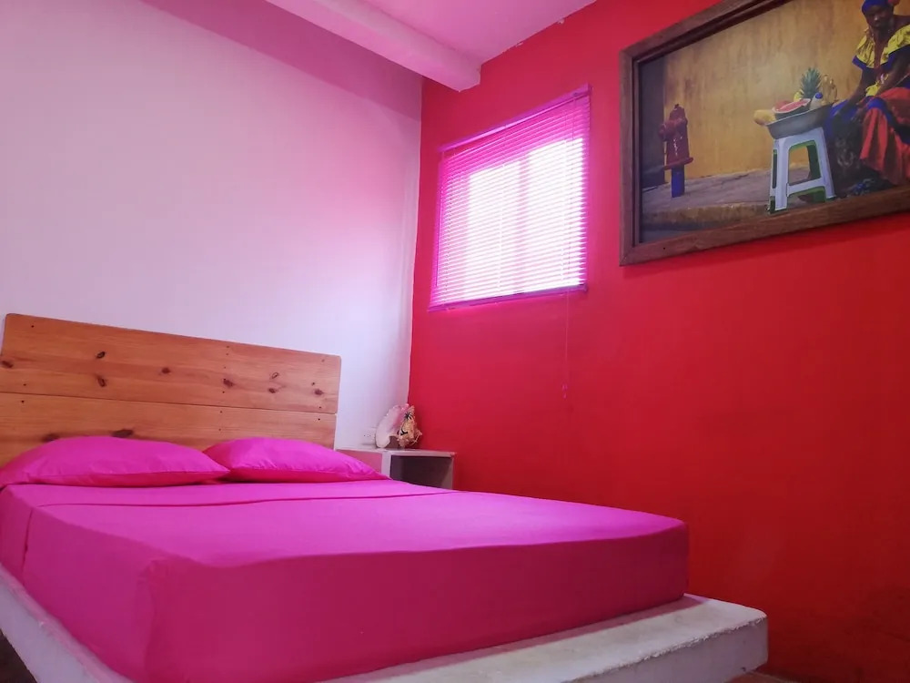 Hostal Caracoles