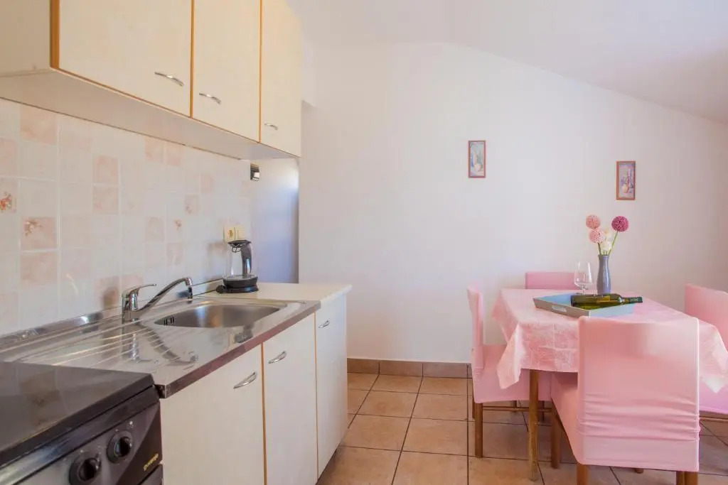Apartmani Komešić