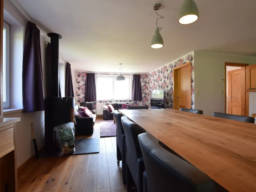Pastoral villa in Heure with bubble bath, sauna, terrace and large garden