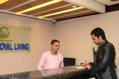 Royal Living Hotel & Suites