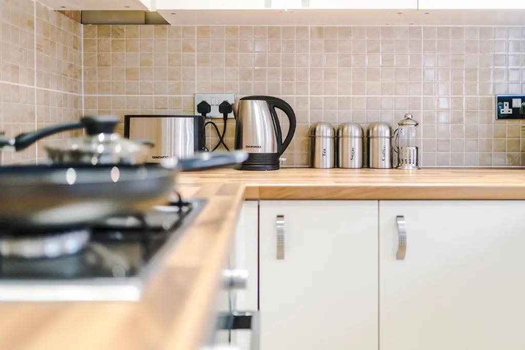 Rest&Recharge at Karma House (5-Bedroom, 8 beds, Free Parking)