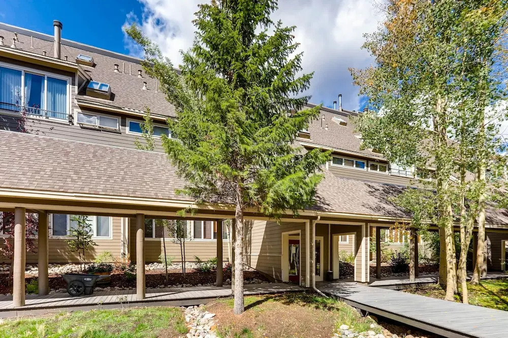 Spacious And Modern 2br Premier- The Pines- Kids Ski Free 2 Bedroom Condo by RedAwning