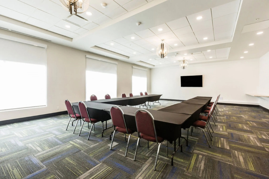 Holiday Inn Express & Suites Edmonton N - St Albert by IHG