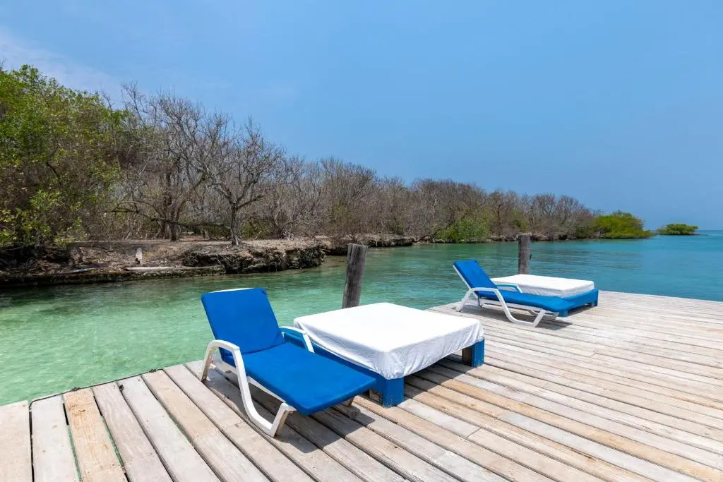 Isla Rosa Boutique by NOMAD GURU