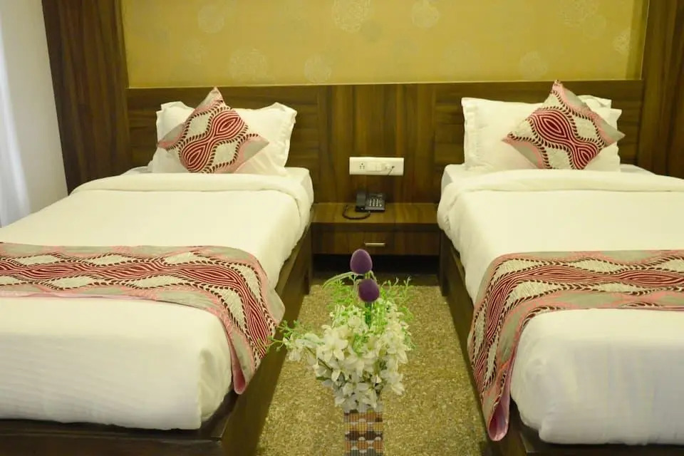 hotel neelam paradise