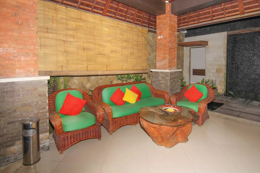 巴厘岛登巴萨艾里萨努尔新路伍拉赖402号酒店(Airy Sanur Bypass Ngurah Rai 402 Bali)