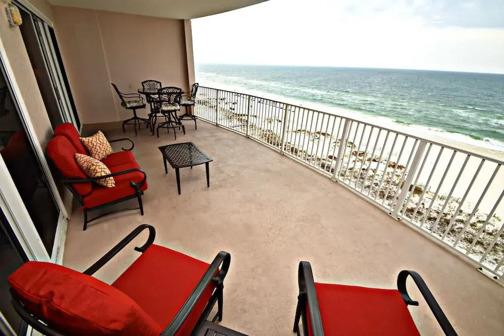 Regency Isle 703 by RedAwning