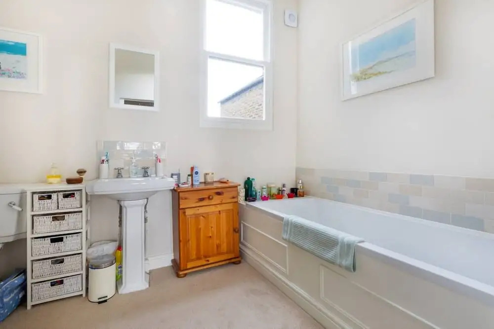 Stunning 4 Bedroom House in West London