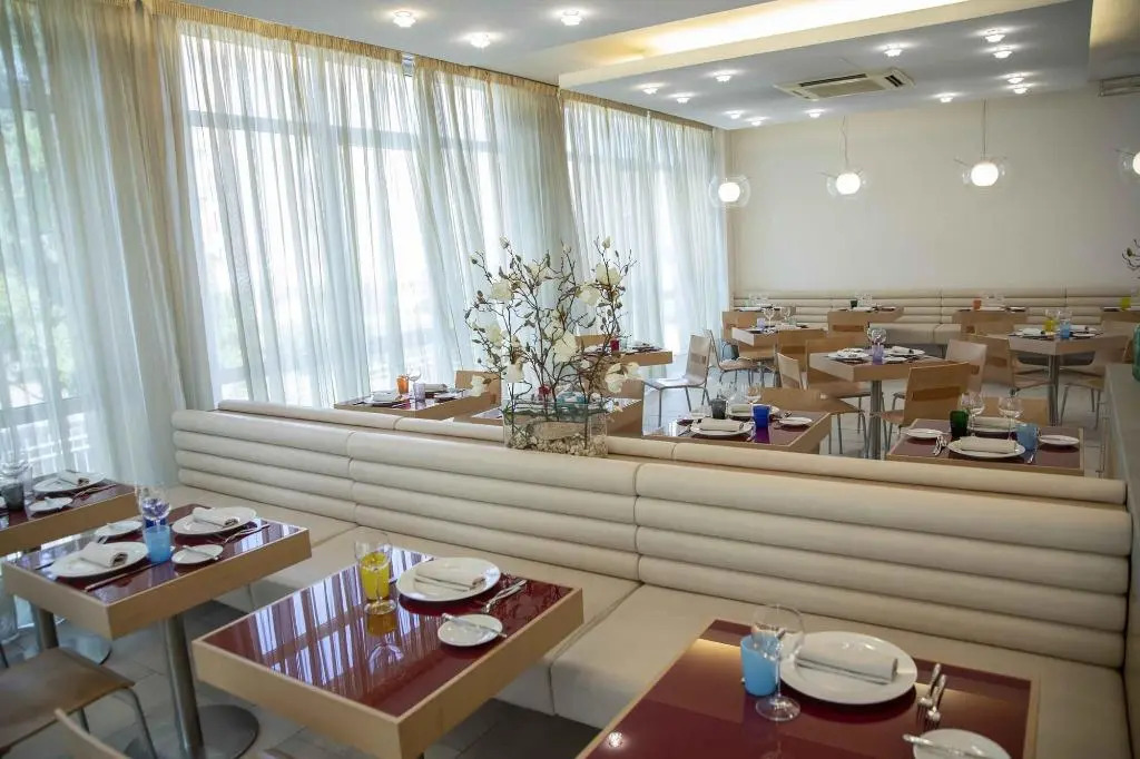 Hotel Remilia Ex Ramada Emilia
