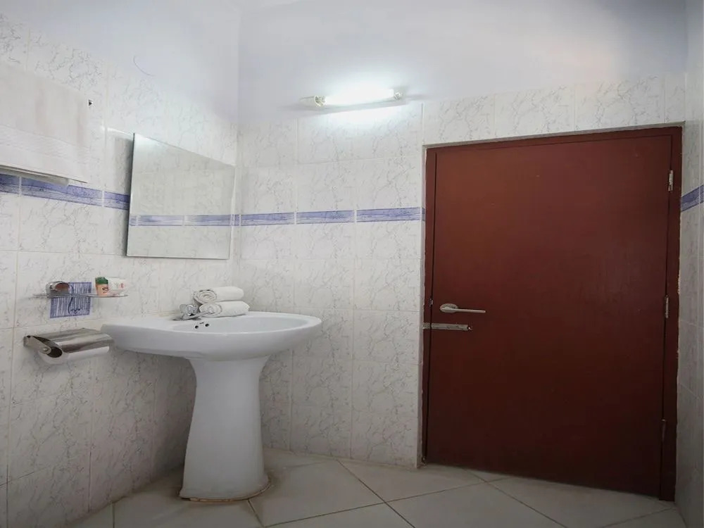 OYO 5340 SR Legend Inn