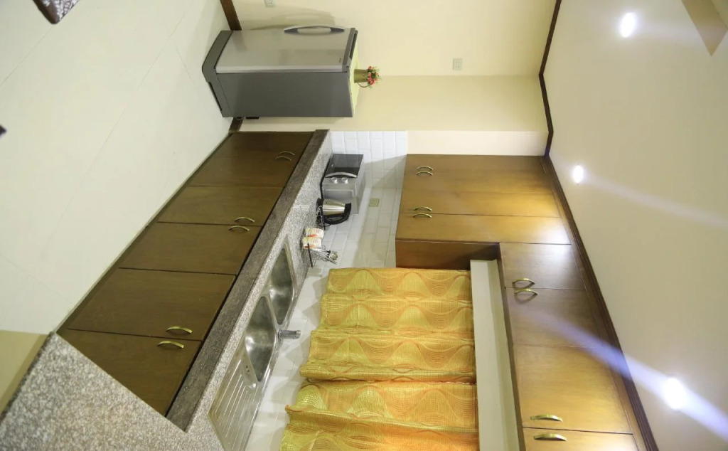 The Lakeview Suites