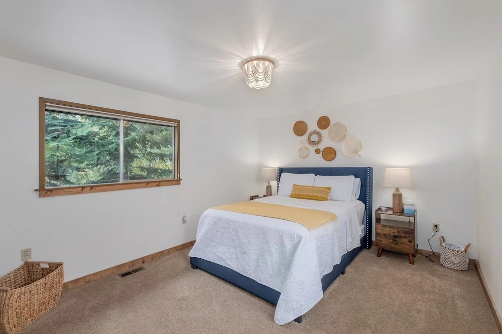 Trobele 3 Bedroom Home by NW Comfy Cabins by RedAwning