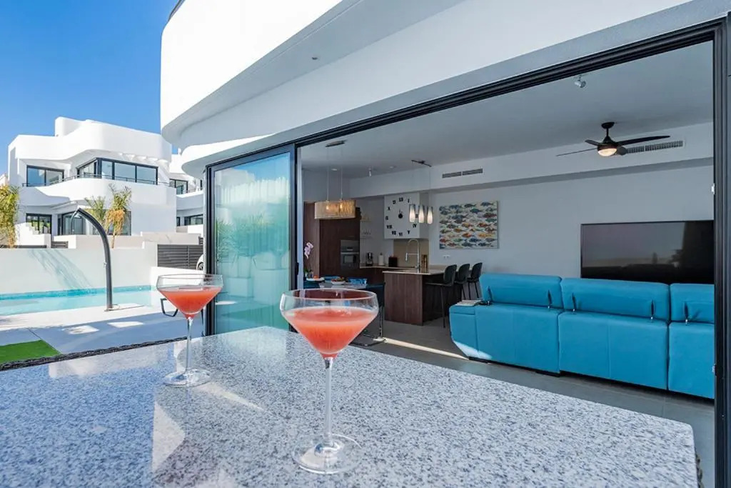 Stylish Villa 2018,Pool,3B.R.Wifi,Netflix