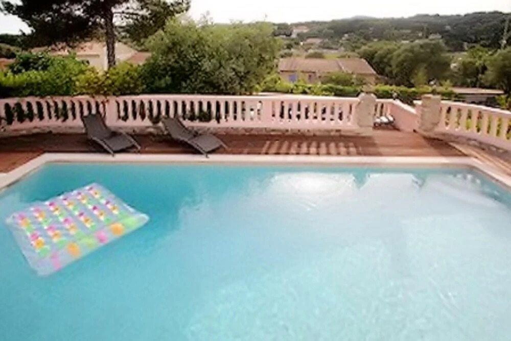Apartment With one Bedroom in Antibes, With Shared Pool and Enclosed Garden - 1 km From the Beach