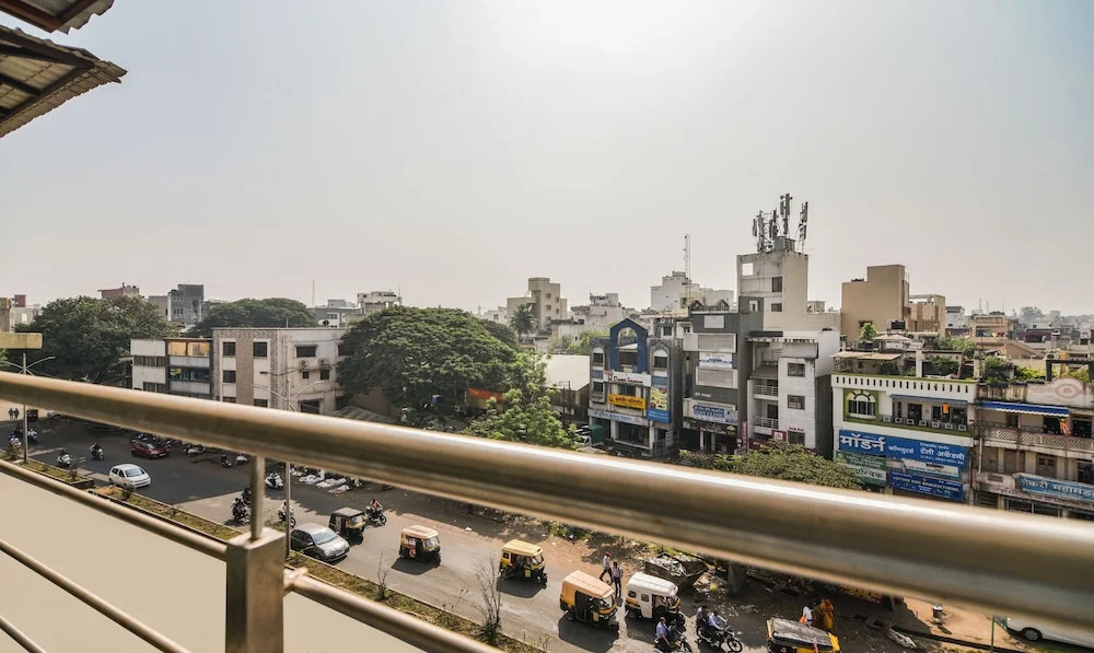 Hotel Sri Sai Suites