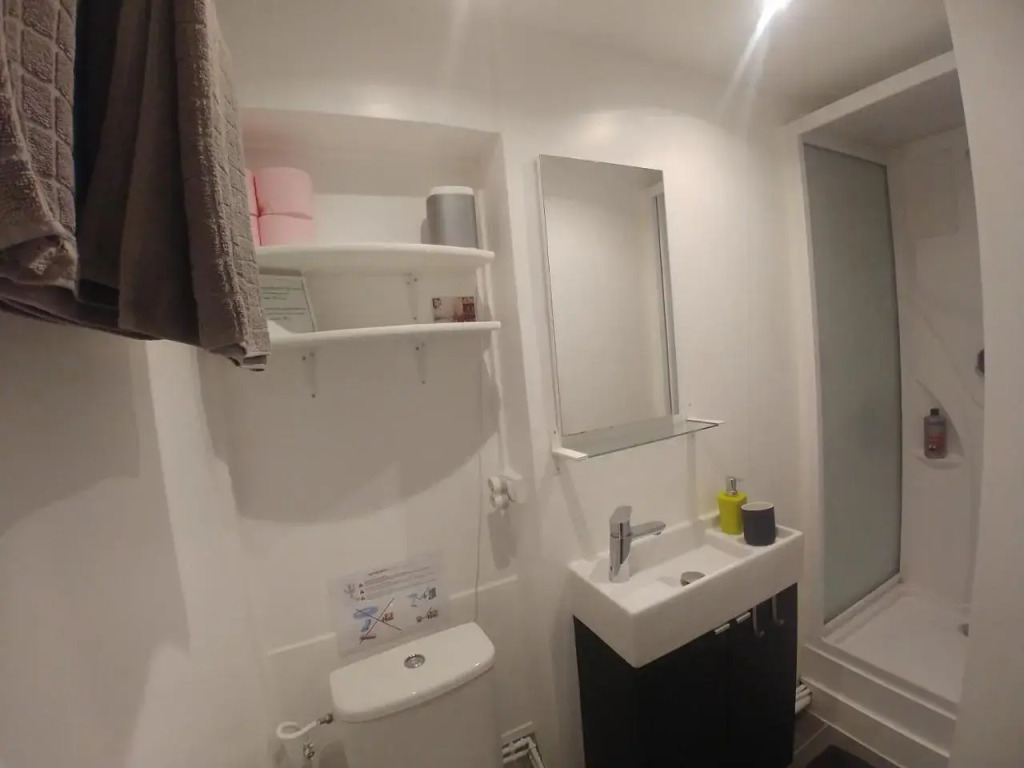 Central & Nice ! 3 Bedrooms, 2 Bathrooms