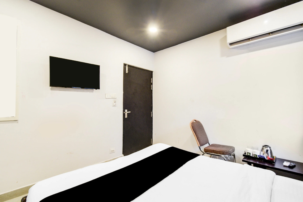 Super Townhouse Alwal Road