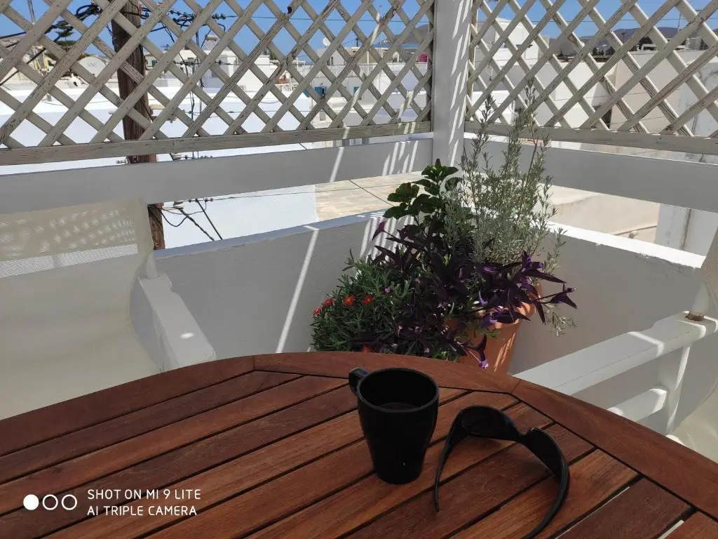 White cycladic town house with sea vew