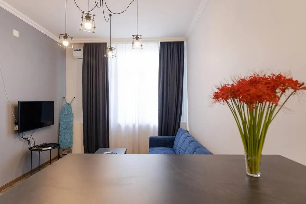 1BR apt In Old Batumi 2 min to Era square