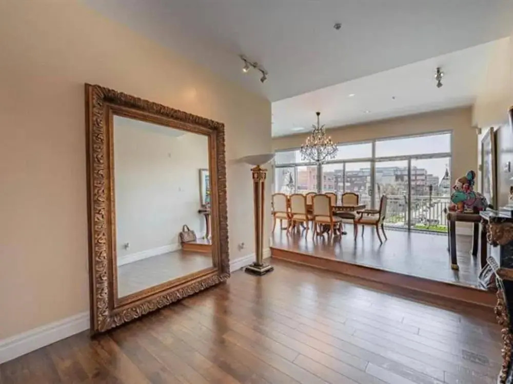 Sleeps6-apartment-parking-balcony-patio