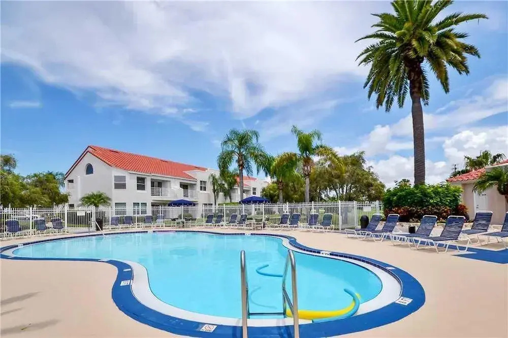 Vista Verde East 8162 - Two Bedroom Condo