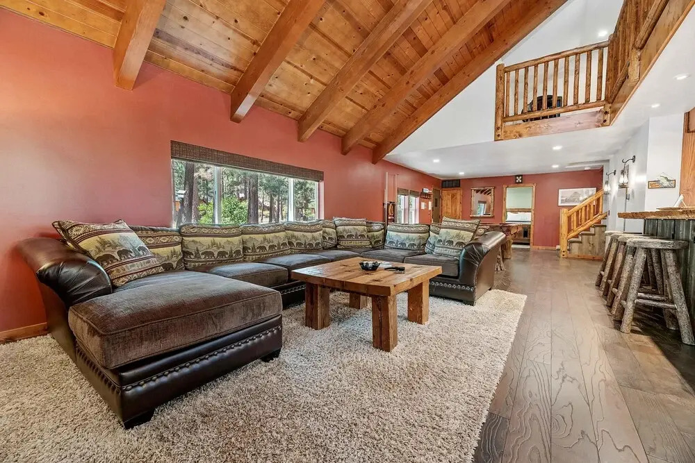 108 - Rustic Ridge Manor
