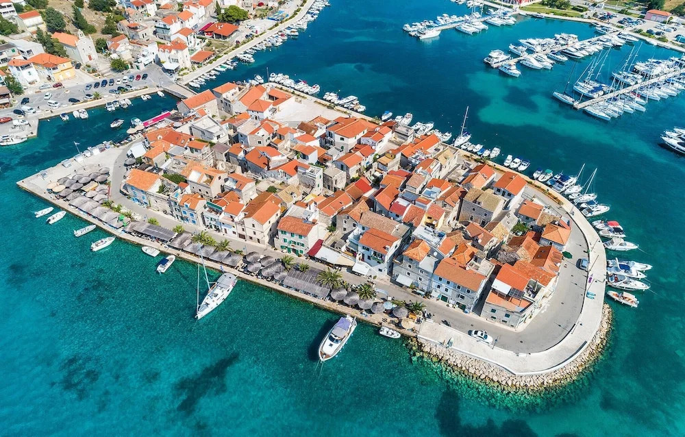 Stunning Home in Tribunj With Wifi and 4 Bedrooms