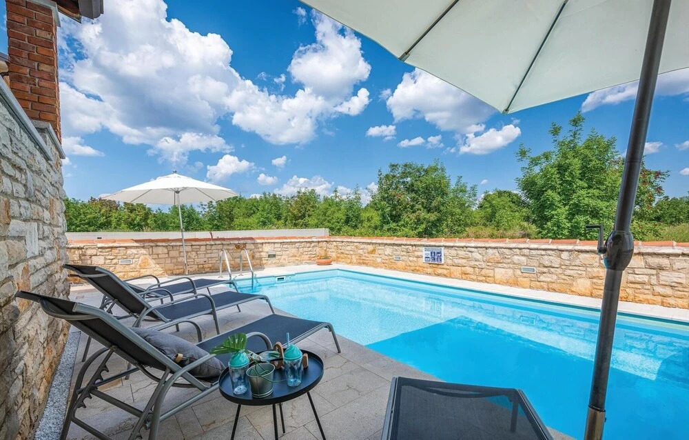 Nice Home in Lovrecica With Wifi and 3 Bedrooms