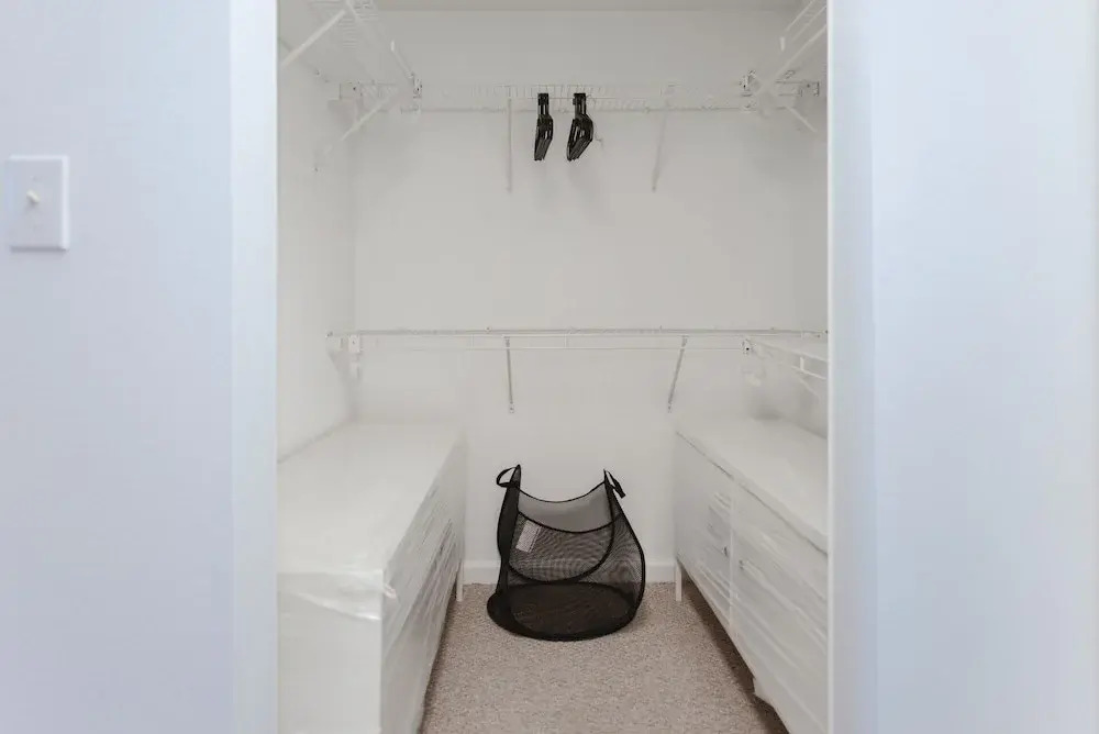Stunning Apartment W pool & Gym- Parking