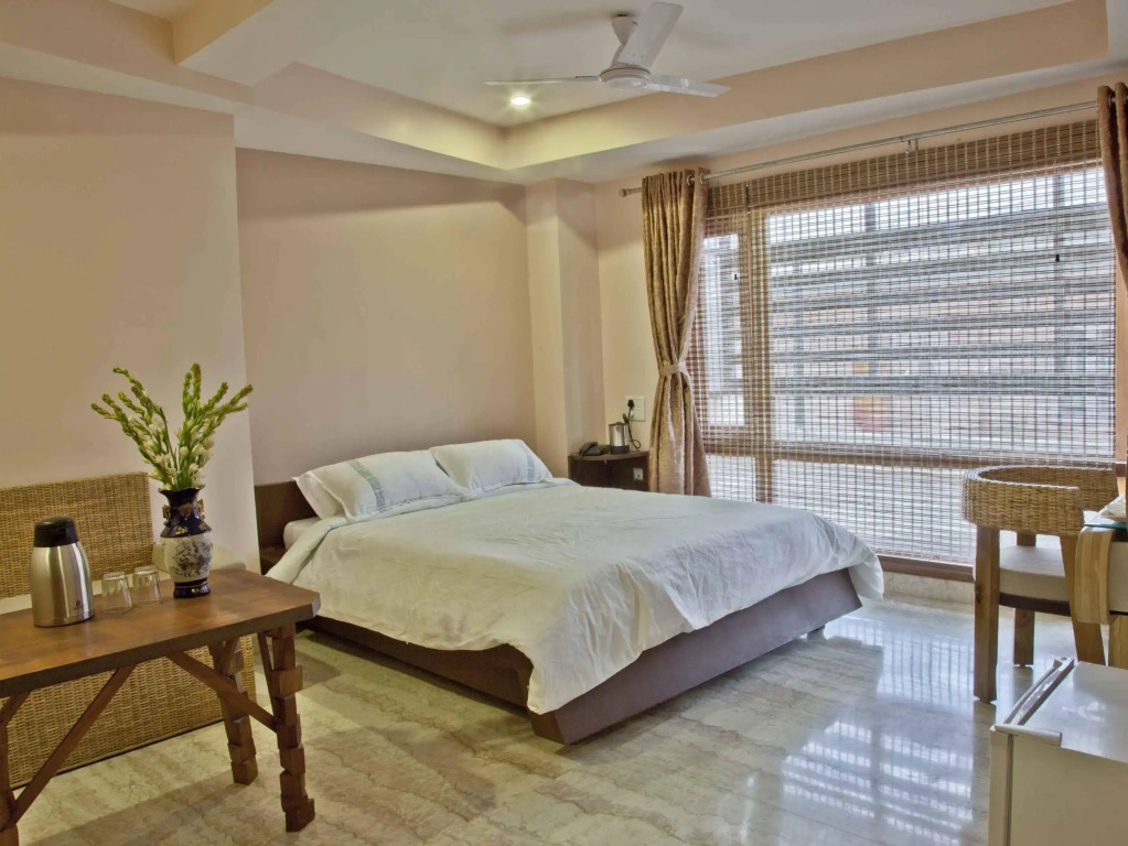 Hotel Rains Inn
