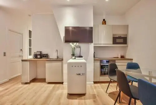 62-Luxury Flat Champs Elysees (1g)
