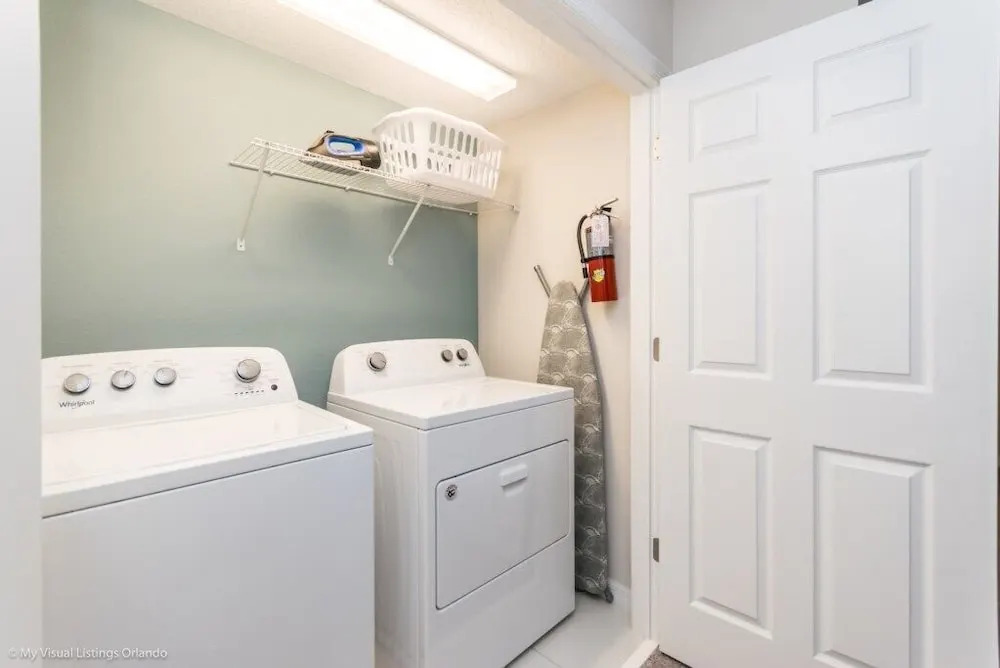 1600cpc 4 Bedroom Townhouse by RedAwning