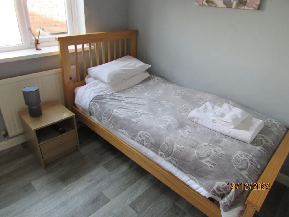 Spacious Detached Bungalow With Ample Parking