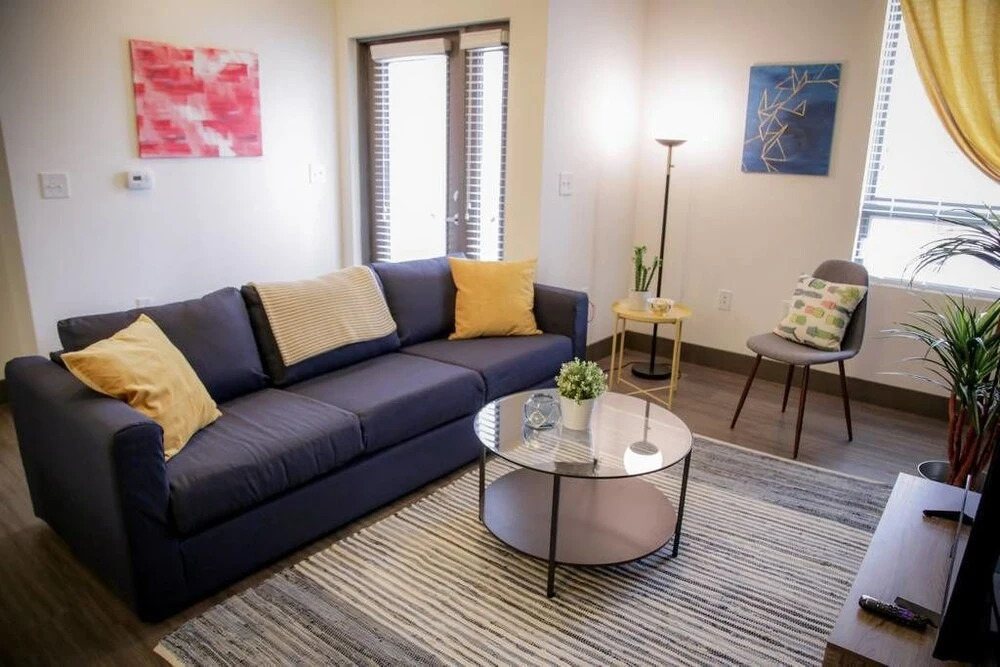 Urban Deco 1BR In Lockerbie District